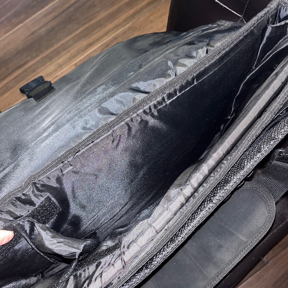 Targus Black and Tan computer Bag - Picture 4 of 4